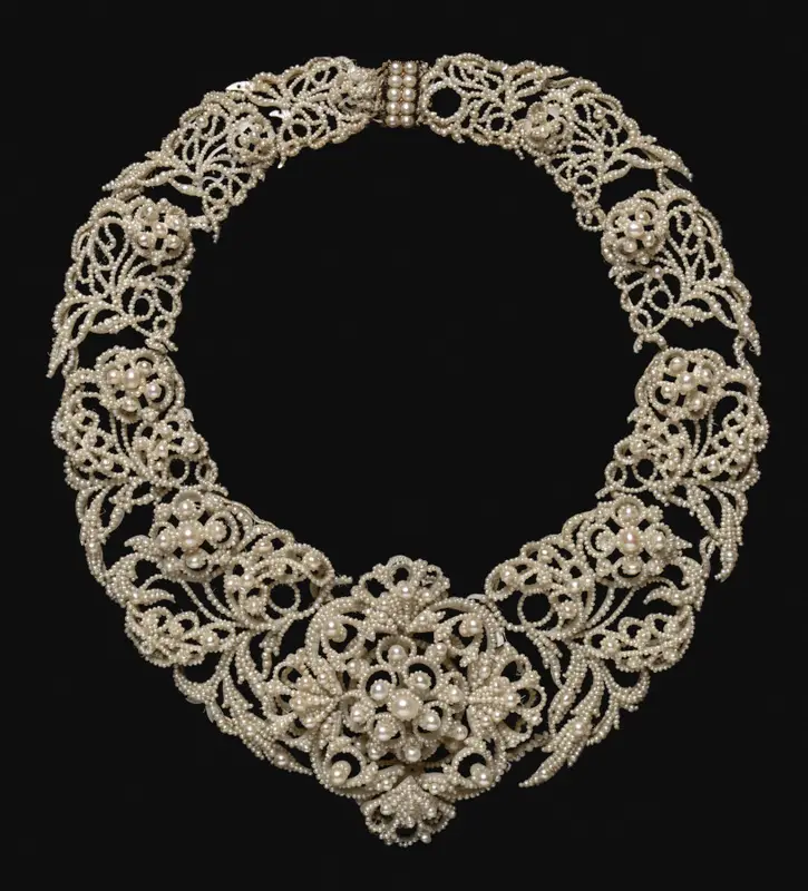 Necklace (Parure) — تصویر رکورد موزهٔ هنر کلیولند (دسترسی آزاد)