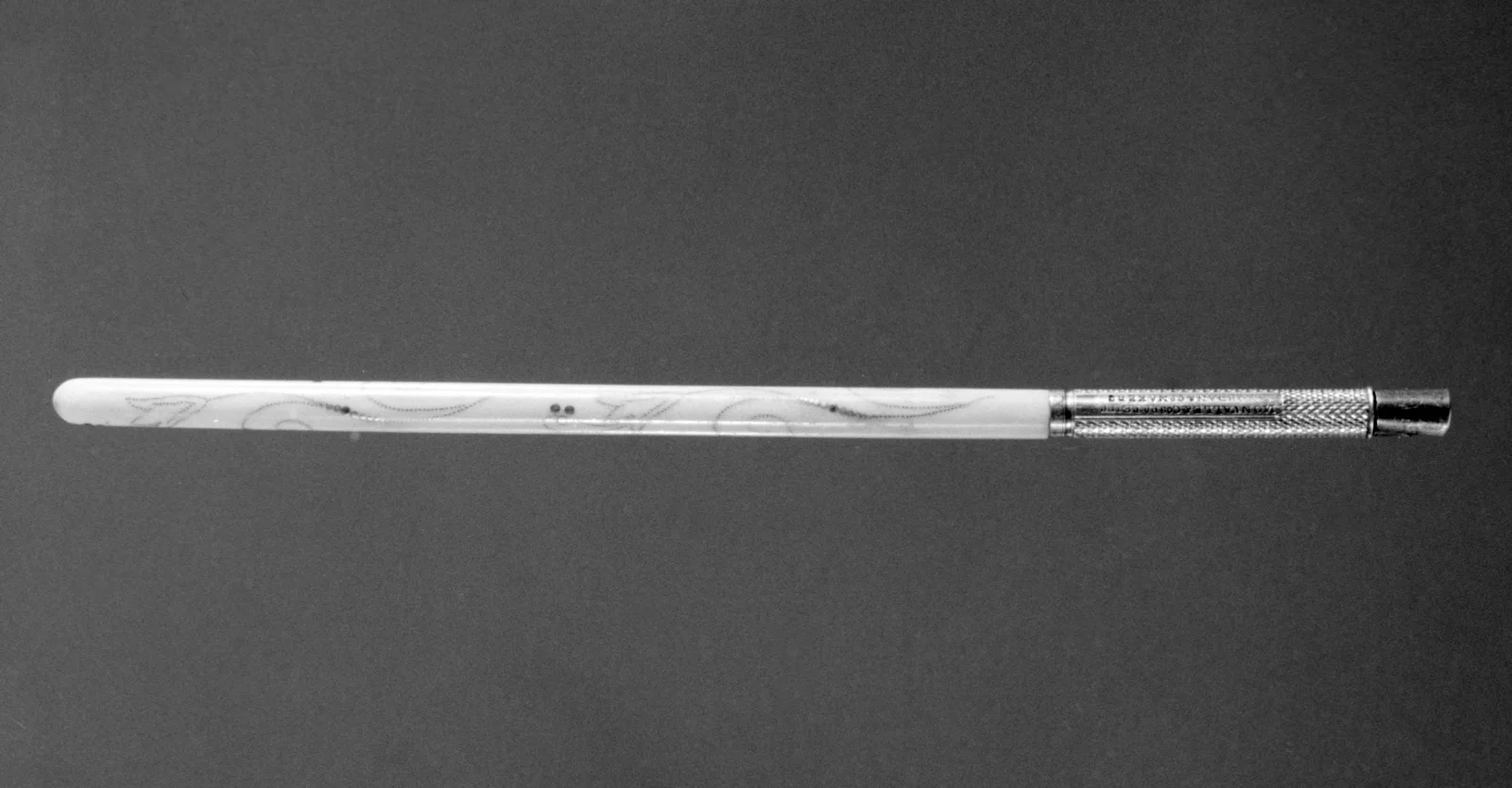 Pen handle (part of a set) — تصویر رکورد موزهٔ متروپولیتن (دسترسی آزاد)