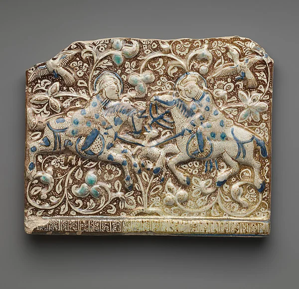 Frieze Tile with Two Hunters — تصویر رکورد موزهٔ متروپولیتن (دسترسی آزاد)