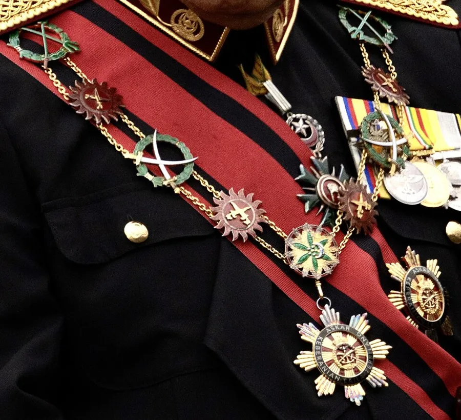تصویر از ردهٔ ویکیانبار همین تیپ (Order of Paduka Keberanian Laila Terbilang)