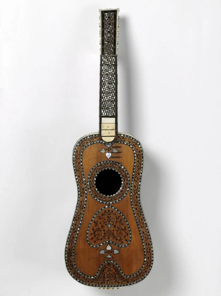 Guitar — تصویر رکورد موزهٔ ویکتوریا و آلبرت