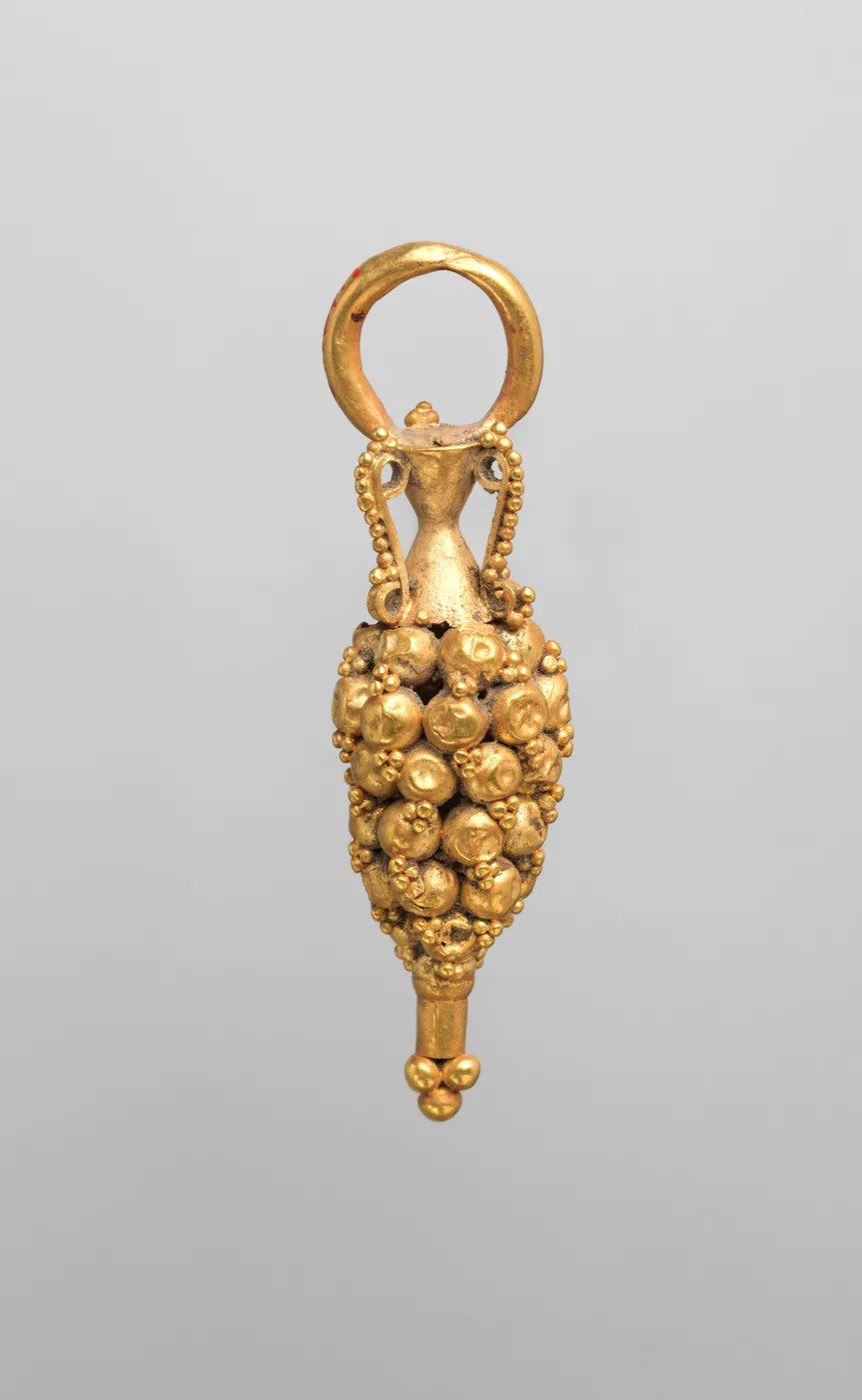 Earring — تصویر رکورد موزهٔ متروپولیتن (دسترسی آزاد)