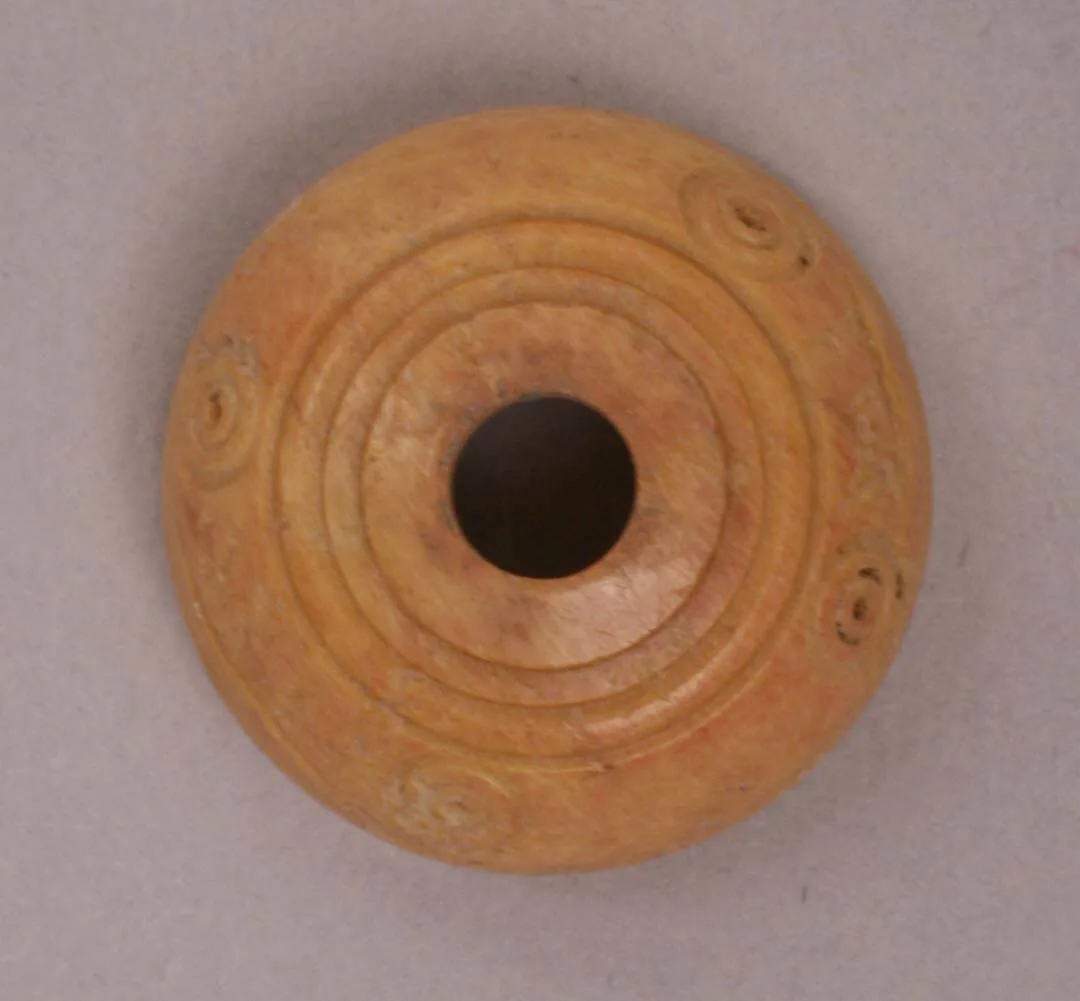 Button or Bead — تصویر رکورد موزهٔ متروپولیتن (دسترسی آزاد)