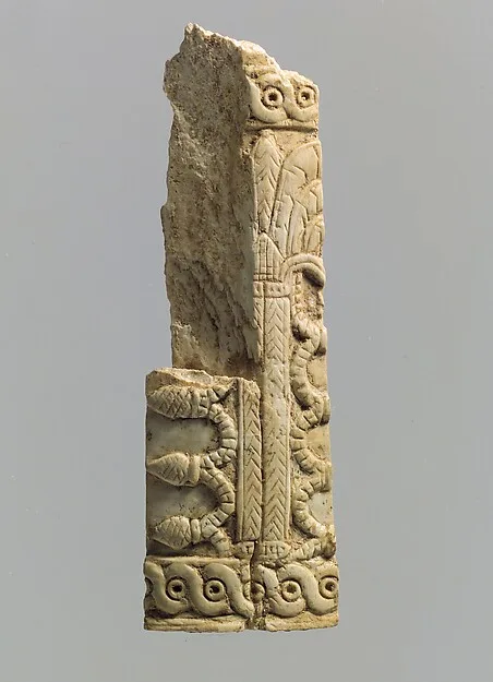 Pyxis fragment — تصویر رکورد موزهٔ متروپولیتن (دسترسی آزاد)