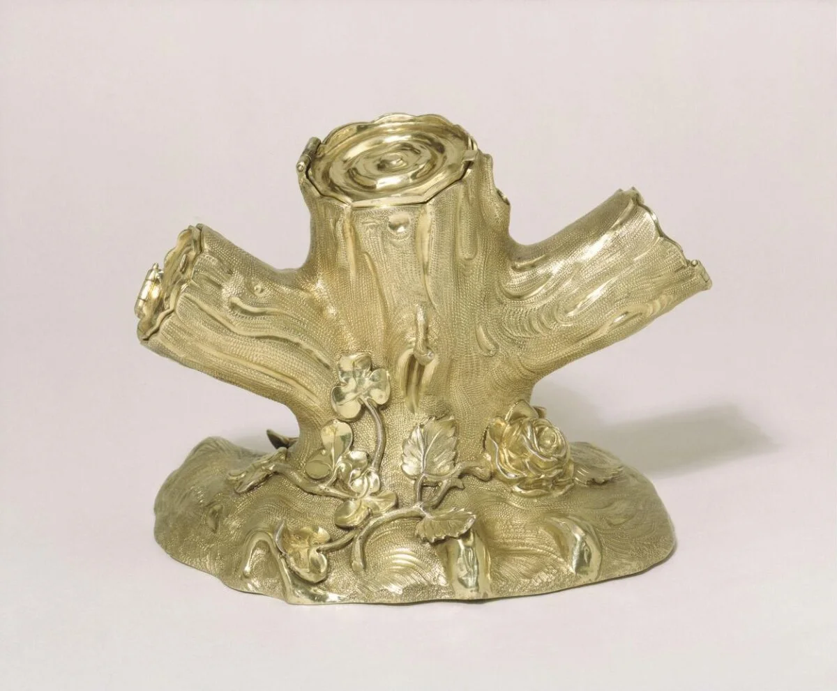 Inkstand — تصویر رکورد موزهٔ ویکتوریا و آلبرت