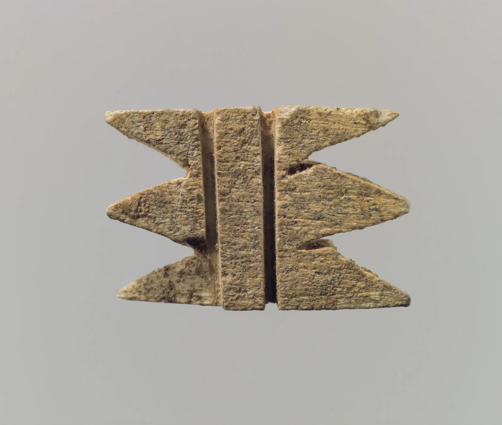 Inlay — تصویر رکورد موزهٔ متروپولیتن (دسترسی آزاد)