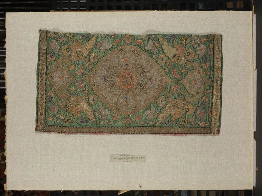 نمای تکمیلیِ همان اثر — شمارهٔ اموال T.238-1910