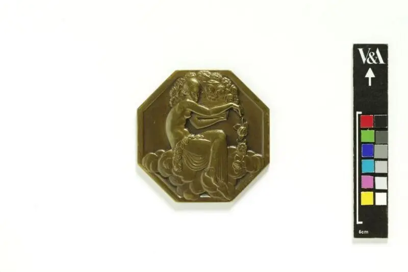 Medal: Prize Medal of the International Exhibition of Modern Decorative and Industrial Arts, Paris, 1925 — تصویر رکورد موزهٔ ویکتوریا و آلبرت