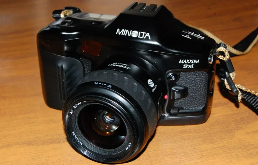 Minolta 9xi — تصویر رکورد ویکی‌داده