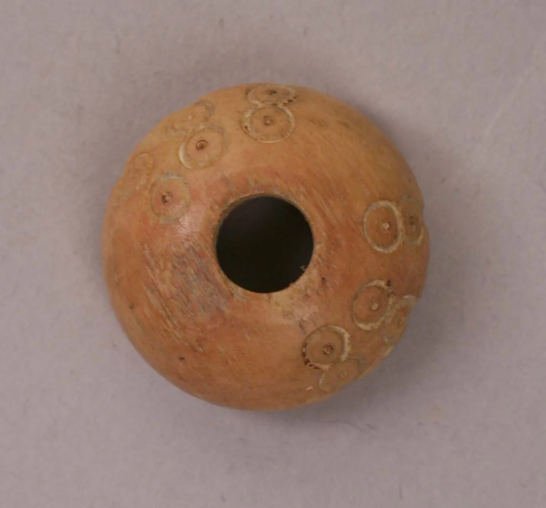 Button or Bead — تصویر رکورد موزهٔ متروپولیتن (دسترسی آزاد)