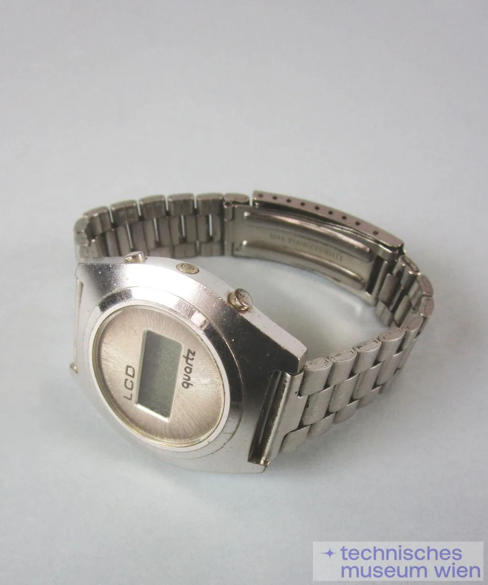 Herren-Armbanduhr LCD QUARTZ — تصویر رکورد یوروپیانا