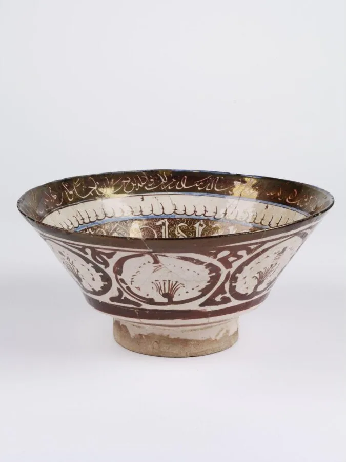 Bowl — تصویر رکورد موزهٔ ویکتوریا و آلبرت