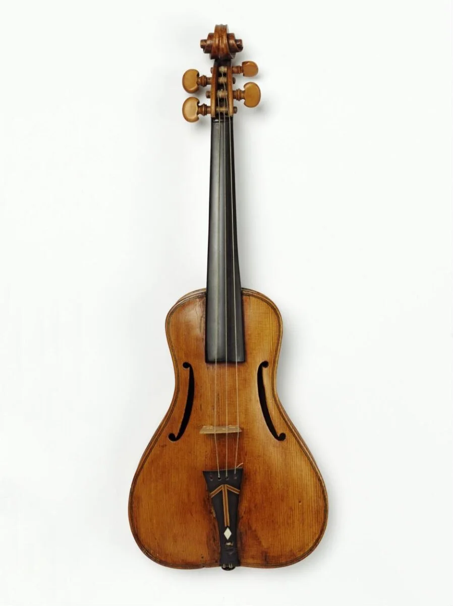 Violin — تصویر رکورد موزهٔ ویکتوریا و آلبرت