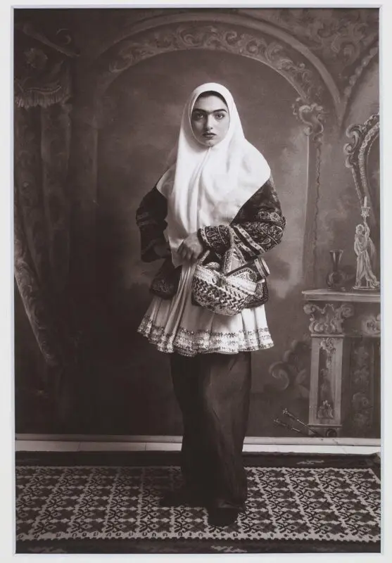 Photograph: Qajar — تصویر رکورد موزهٔ ویکتوریا و آلبرت — شمارهٔ رکورد E.361-2010