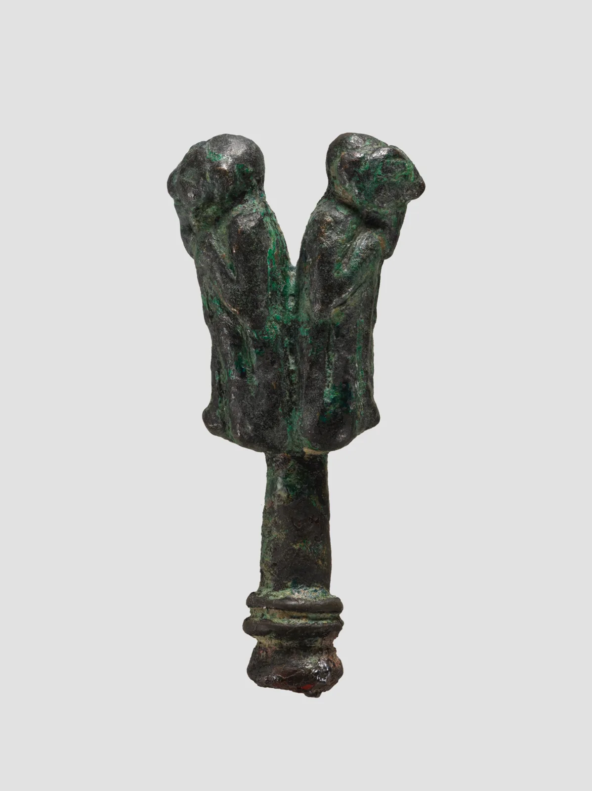 Pin head — تصویر رکورد موزهٔ متروپولیتن (دسترسی آزاد)