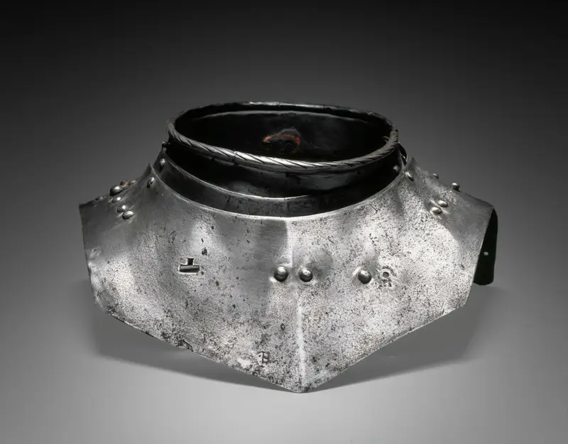 Gorget — تصویر رکورد موزهٔ هنر کلیولند (دسترسی آزاد)