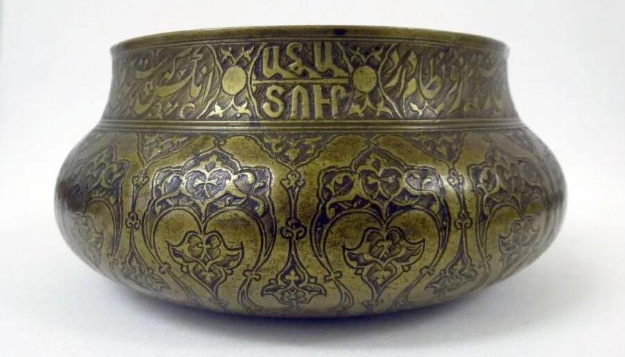 Bowl — تصویر رکورد موزهٔ ویکتوریا و آلبرت