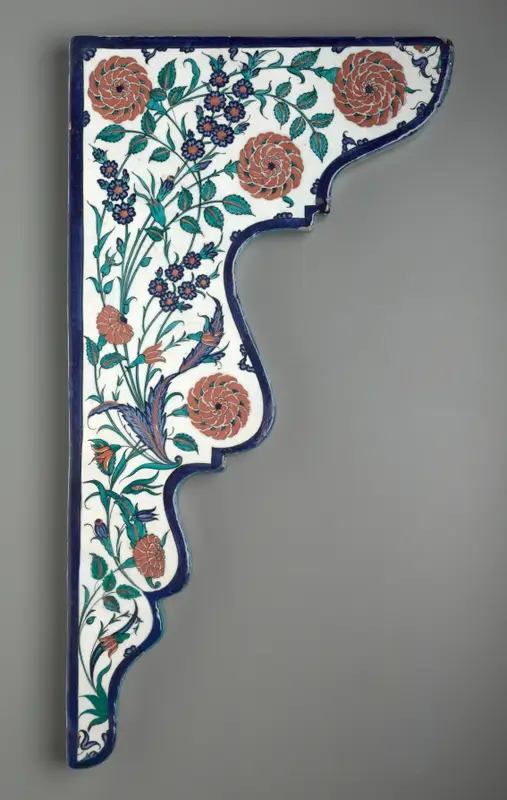 Tile Spandrel with Floral Sprays — تصویر رکورد موزهٔ هنر کلیولند (دسترسی آزاد)