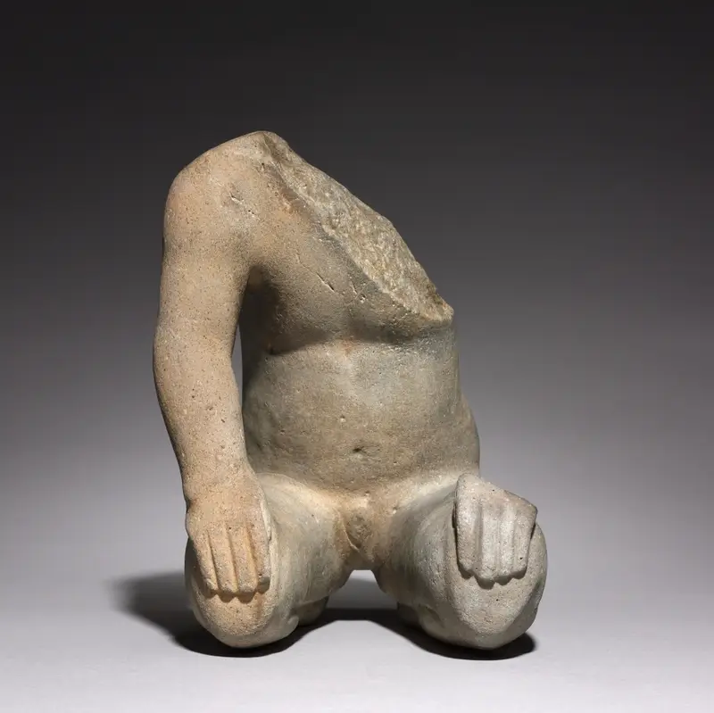 Kneeling Figure — تصویر رکورد موزهٔ هنر کلیولند (دسترسی آزاد)
