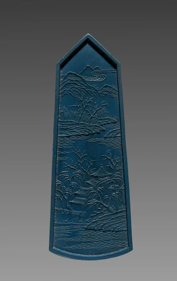 Ink Stick from an Imperially Commissioned Set of Ink Stick with Images and Poems of Famous West Lake Sites — تصویر رکورد موزهٔ هنر کلیولند (دسترسی آزاد)