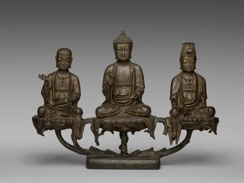 Amitabha Triad — تصویر رکورد موزهٔ هنر کلیولند (دسترسی آزاد)
