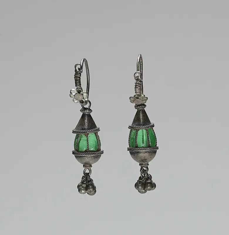 Pair of Earrings — تصویر رکورد موزهٔ هنر کلیولند (دسترسی آزاد)