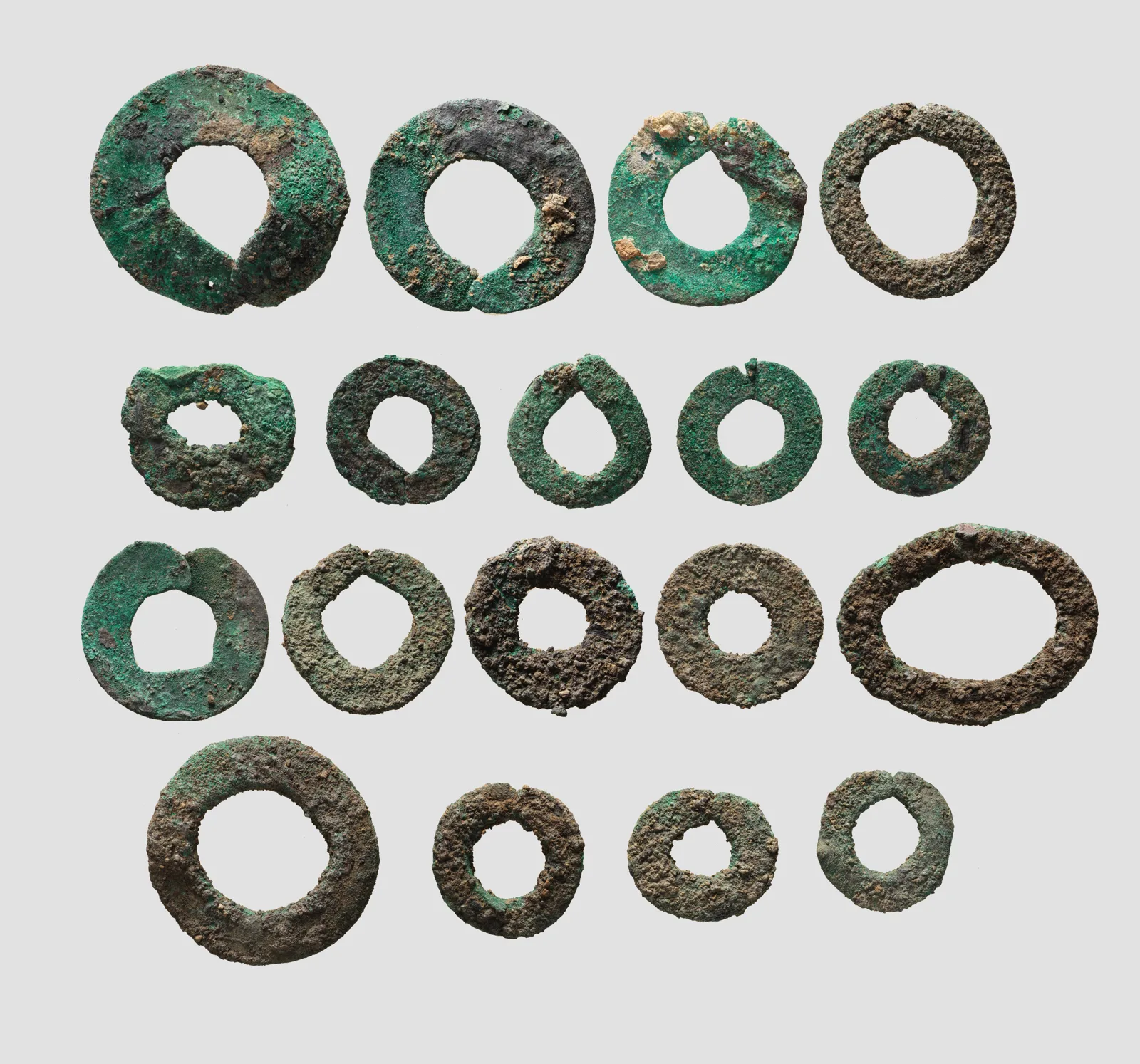 Rings — تصویر رکورد موزهٔ متروپولیتن (دسترسی آزاد)