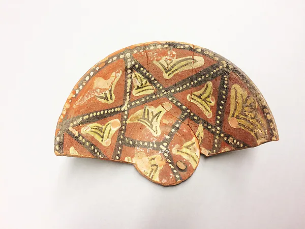 Fragment of a Bowl — تصویر رکورد موزهٔ متروپولیتن (دسترسی آزاد)