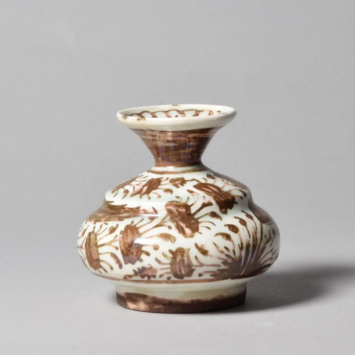 Spittoon — تصویر رکورد موزهٔ ویکتوریا و آلبرت