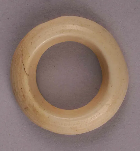 Ring — تصویر رکورد موزهٔ متروپولیتن (دسترسی آزاد)