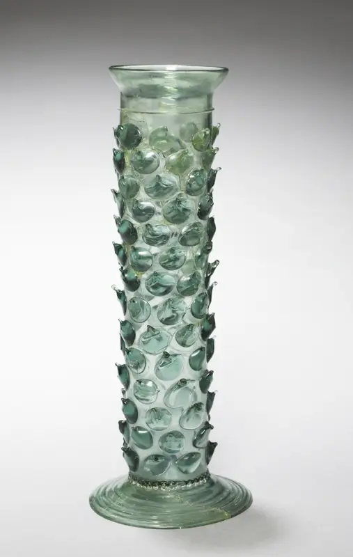 Tall Beaker with Prunts (Stangenglas) — تصویر رکورد موزهٔ هنر کلیولند (دسترسی آزاد)