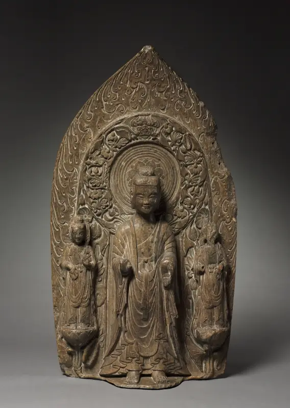 Stele with Sakyamuni and Bodhisattvas — تصویر رکورد موزهٔ هنر کلیولند (دسترسی آزاد)