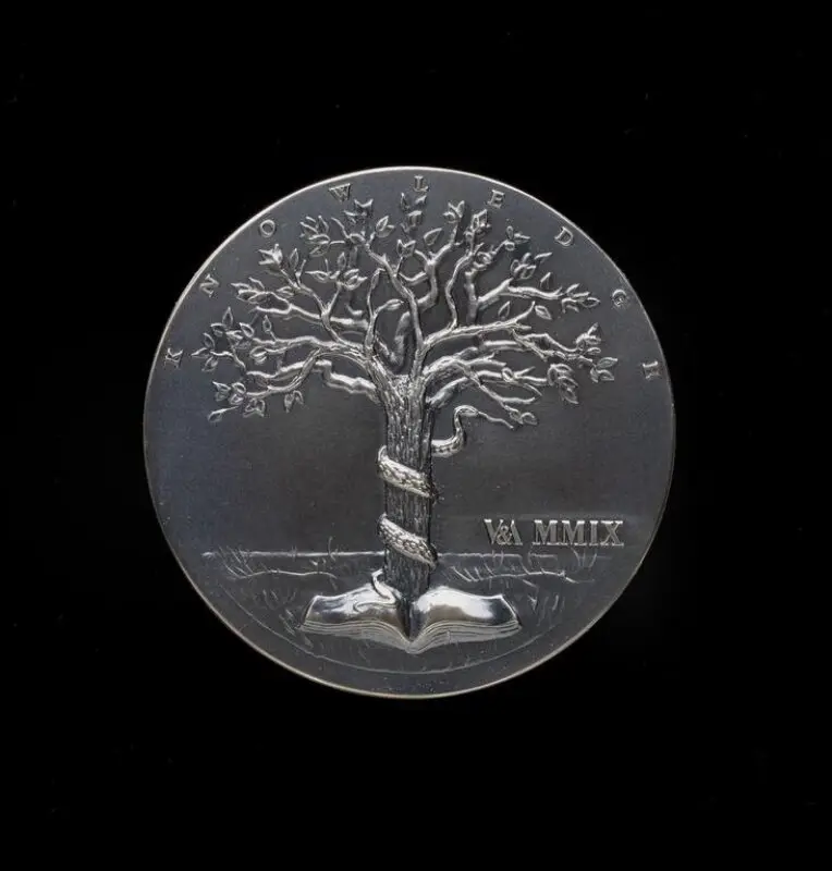 Medal: Knowledge and Inspiration — تصویر رکورد موزهٔ ویکتوریا و آلبرت