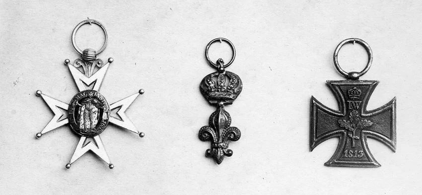 Insigne de l'ordre royal et militaire de Saint Louis — تصویر رکورد یوروپیانا