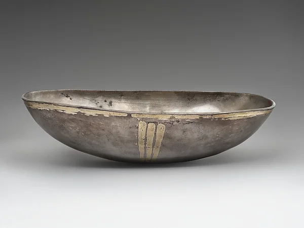 Elliptical bowl — تصویر رکورد موزهٔ متروپولیتن (دسترسی آزاد)