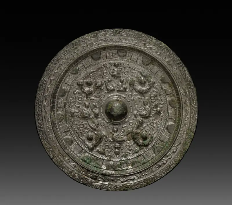 Mirror with Xiwangmu — تصویر رکورد موزهٔ هنر کلیولند (دسترسی آزاد)