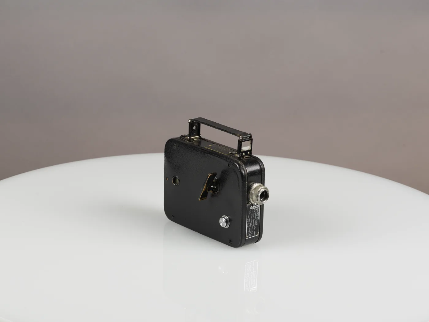 Ciné-Kodak Eight film camera — تصویر رکورد یوروپیانا