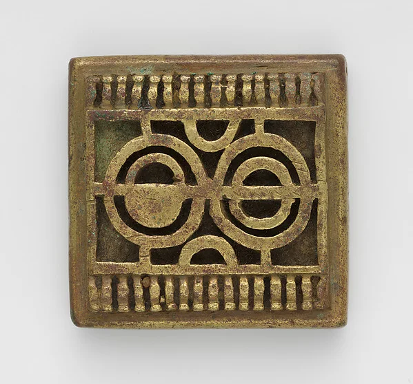 Geometric gold weight — تصویر رکورد موزهٔ متروپولیتن (دسترسی آزاد)