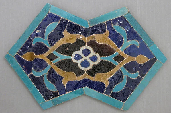 Double Pentagon Shaped Tile — تصویر رکورد موزهٔ متروپولیتن (دسترسی آزاد)