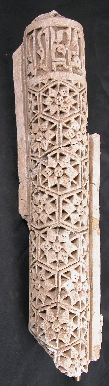Column Fragment — تصویر رکورد موزهٔ متروپولیتن (دسترسی آزاد)