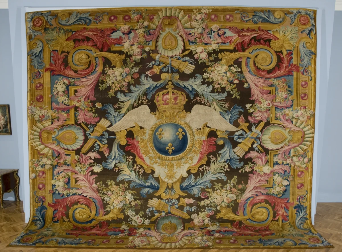 Louis XV Savonnerie Carpet with Royal Arms — تصویر رکورد موزهٔ هنر کلیولند (دسترسی آزاد)