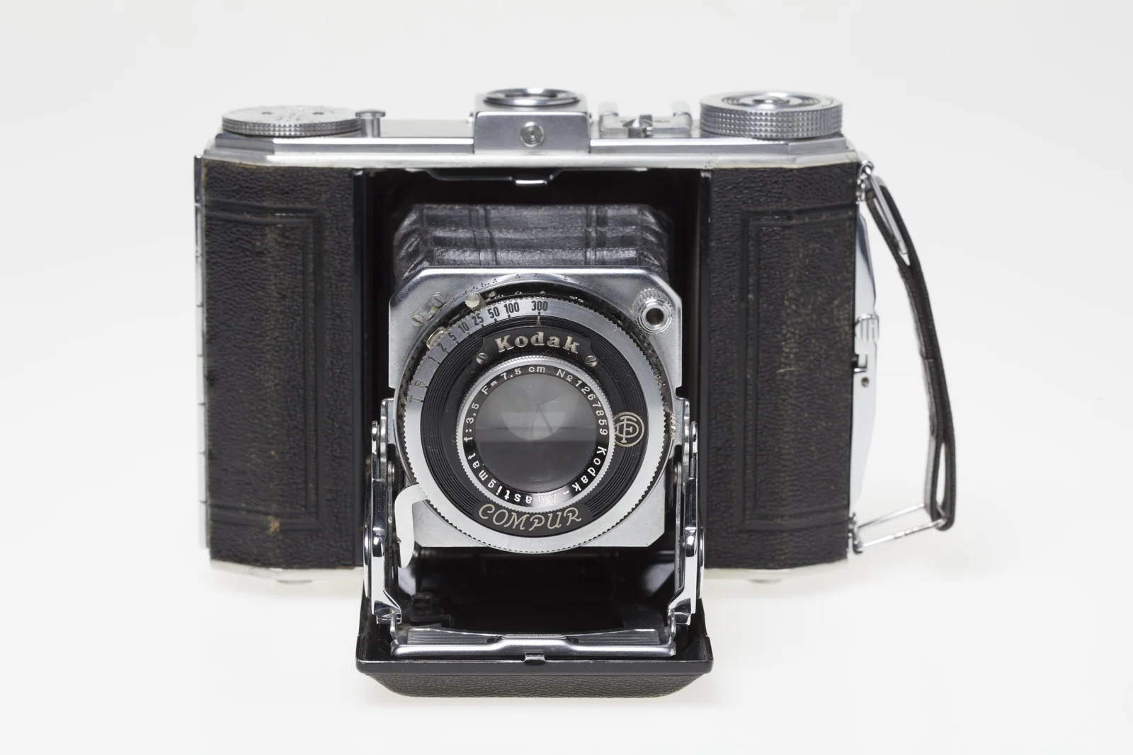 دوربین عکاسی تاشو Kodak مدل Duo Six-20 — عکس رکورد موزههای ویکتوریا (استرالیا)