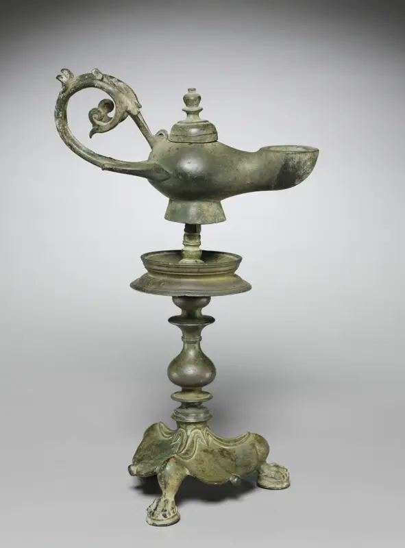 Lamp and Stand — تصویر رکورد موزهٔ هنر کلیولند (دسترسی آزاد)