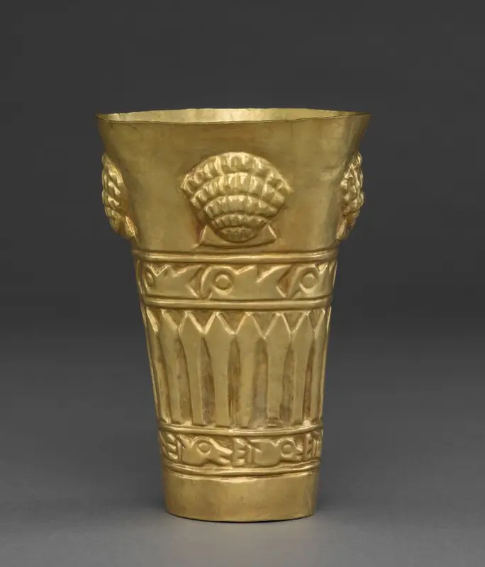 Beaker with Shells — تصویر رکورد موزهٔ هنر کلیولند (دسترسی آزاد)