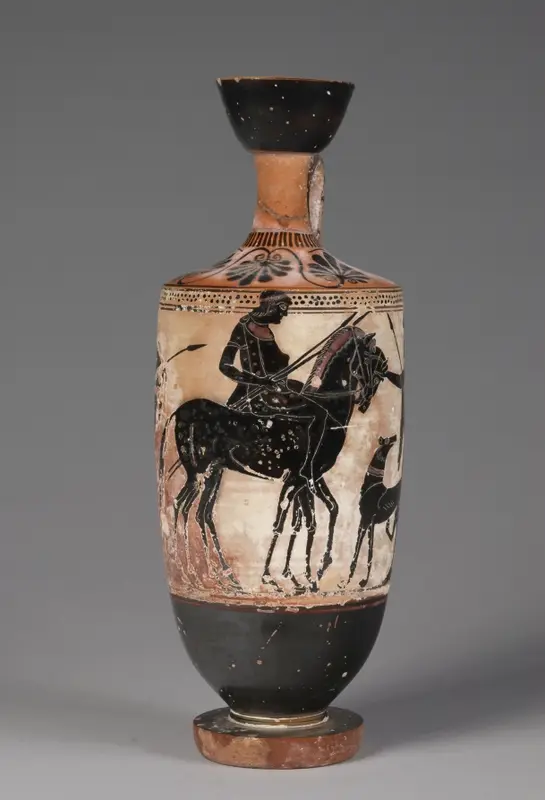 Black-Figure White-Ground Lekythos (Oil Vessel): Horseman, Horse between Warriors, Dog — تصویر رکورد موزهٔ هنر کلیولند (دسترسی آزاد)