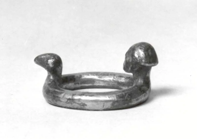 Bow ring, for stringing a bow — تصویر رکورد موزهٔ متروپولیتن (دسترسی آزاد)