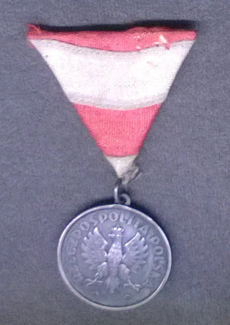 Medal of May 3 — تصویر رکورد ویکی‌داده