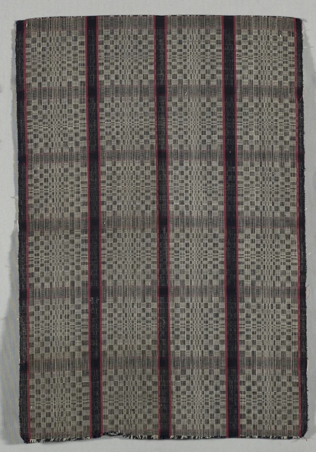 Textile fragment (Binakol) — تصویر رکورد موزهٔ هنر کلیولند (دسترسی آزاد)