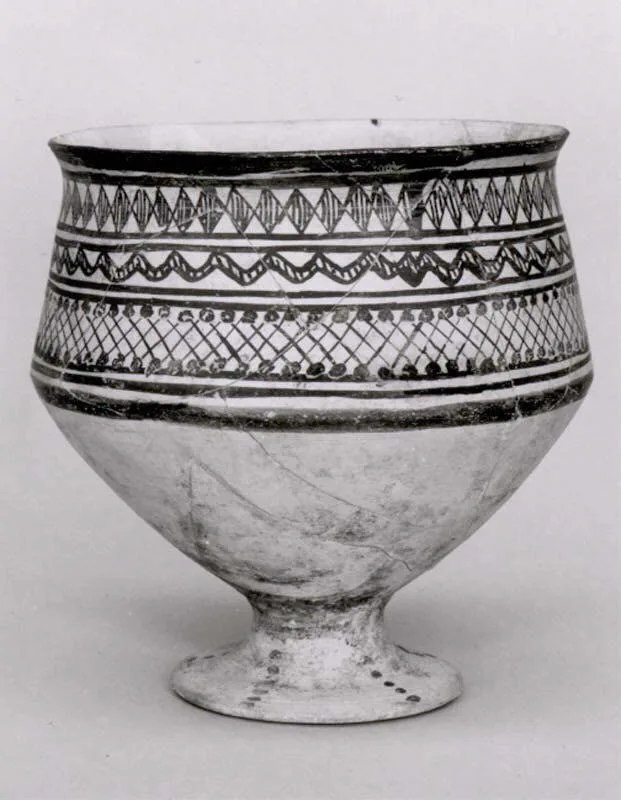 Goblet with geometric designs — تصویر رکورد موزهٔ متروپولیتن (دسترسی آزاد)
