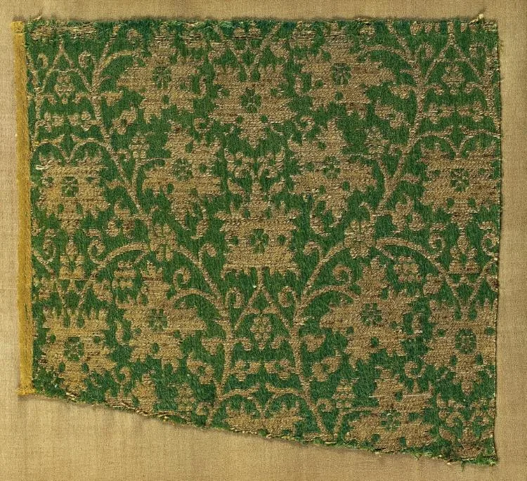 Lampas with scrolling vines and grape leaves — تصویر رکورد موزهٔ هنر کلیولند (دسترسی آزاد)